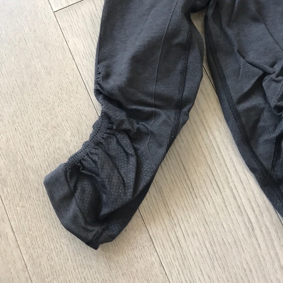 Lululemon Flow Crop Black Size 2 - Picture 3 of 7